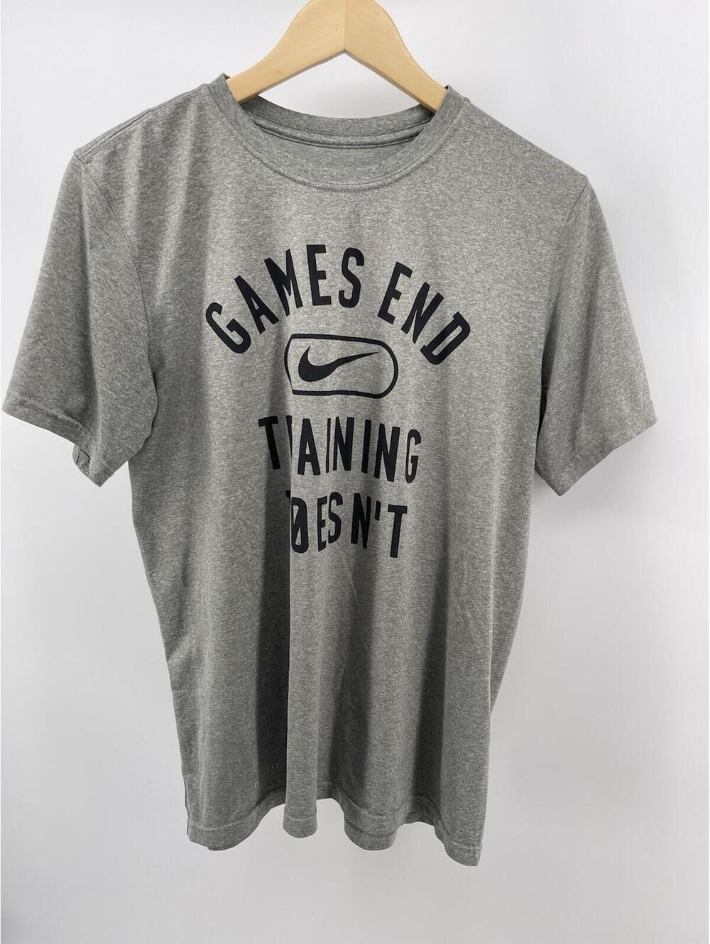 Nike Swoosh‎ “games End, Training Doesn’t” Gray Graphic Tee Size M